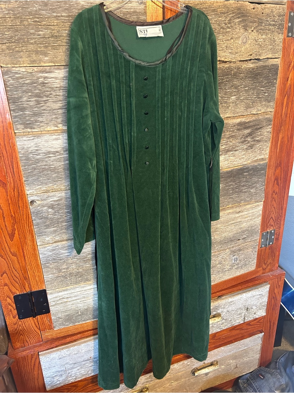 Vintage Studio Ease Dark Green Velvet Maxi Dress Buttons and Tie Size Large